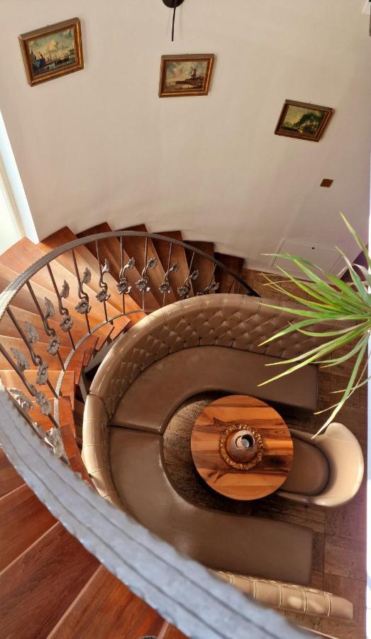 Villa Westfalia Guest House Tirgu Secuiesc Ngoại thất bức ảnh