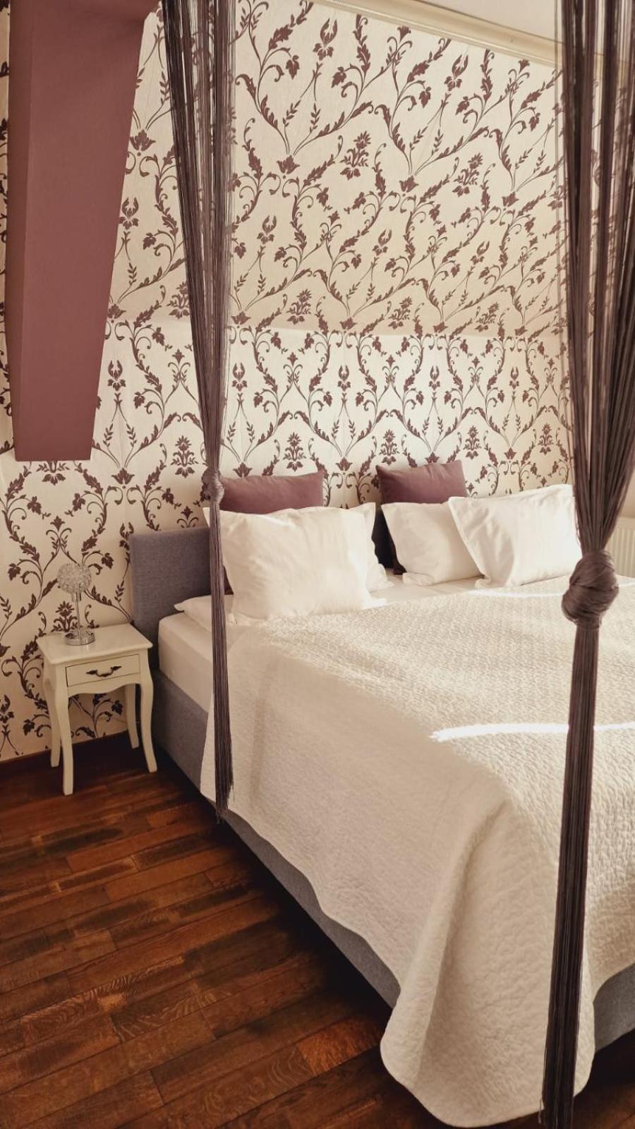 Villa Westfalia Guest House Tirgu Secuiesc Ngoại thất bức ảnh