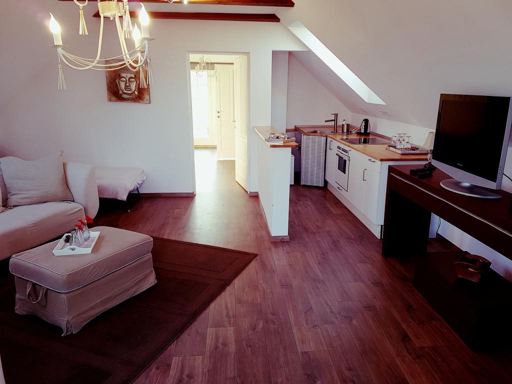 Villa Westfalia Guest House Tirgu Secuiesc Ngoại thất bức ảnh
